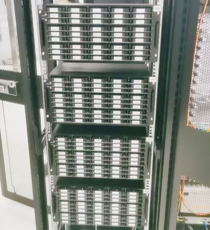 服务器机柜图片